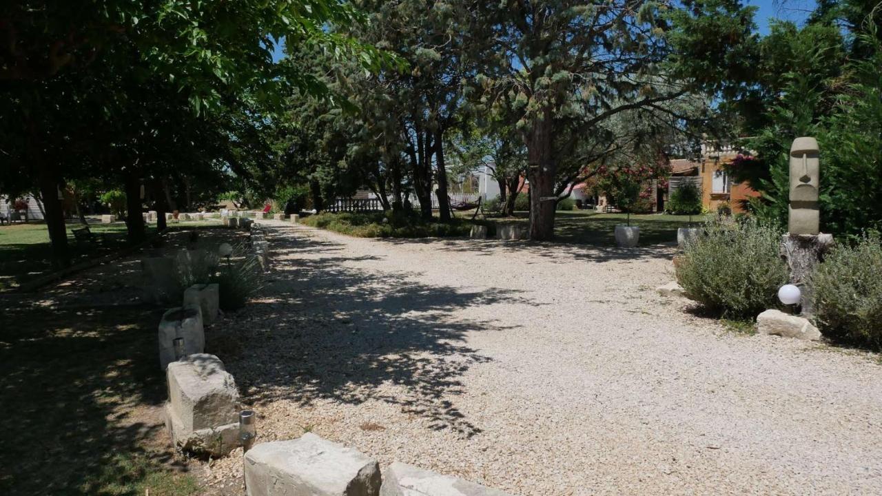 Mas Maurane - Les Lavandes Aux Portes D'Arles Lägenhet Tarascon Exteriör bild