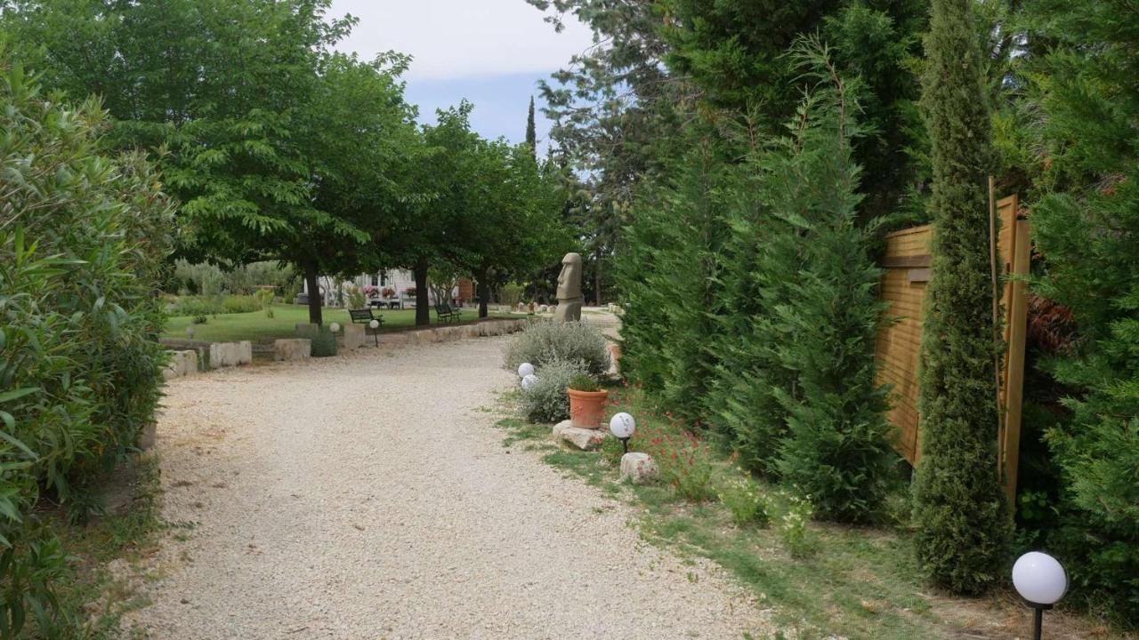 Mas Maurane - Les Lavandes Aux Portes D'Arles Lägenhet Tarascon Exteriör bild